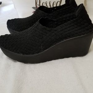 NWOB Steven by Steve Madden Black Betsi Size 6.5